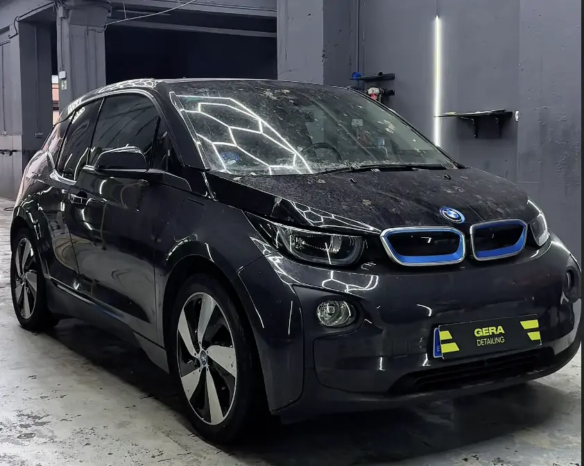 BMW i3 antes del pulido — arañazos y marcas — GERA Detailing Barcelona
