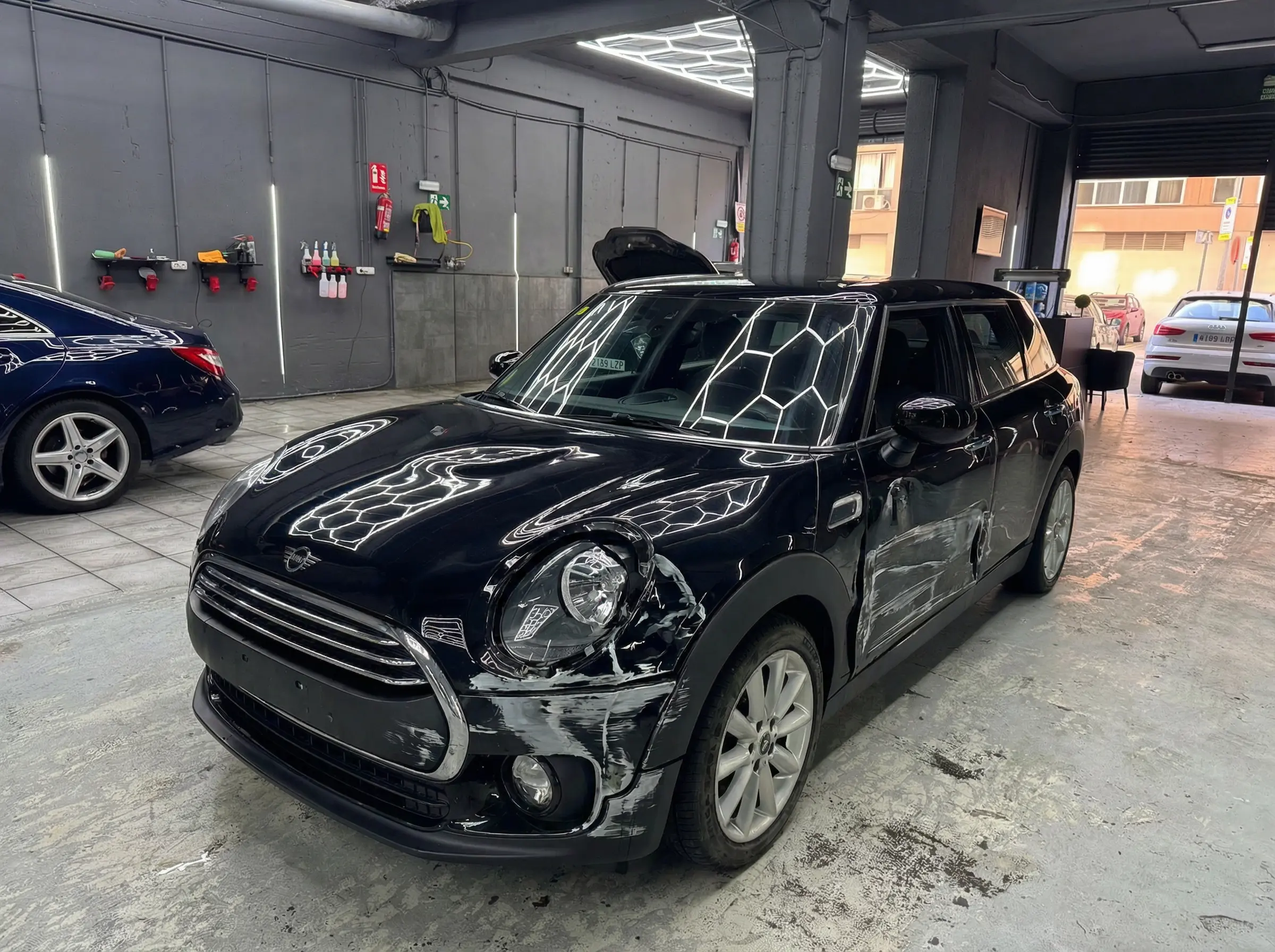 Mini Cooper antes del vinilo — color original — GERA Detailing Barcelona