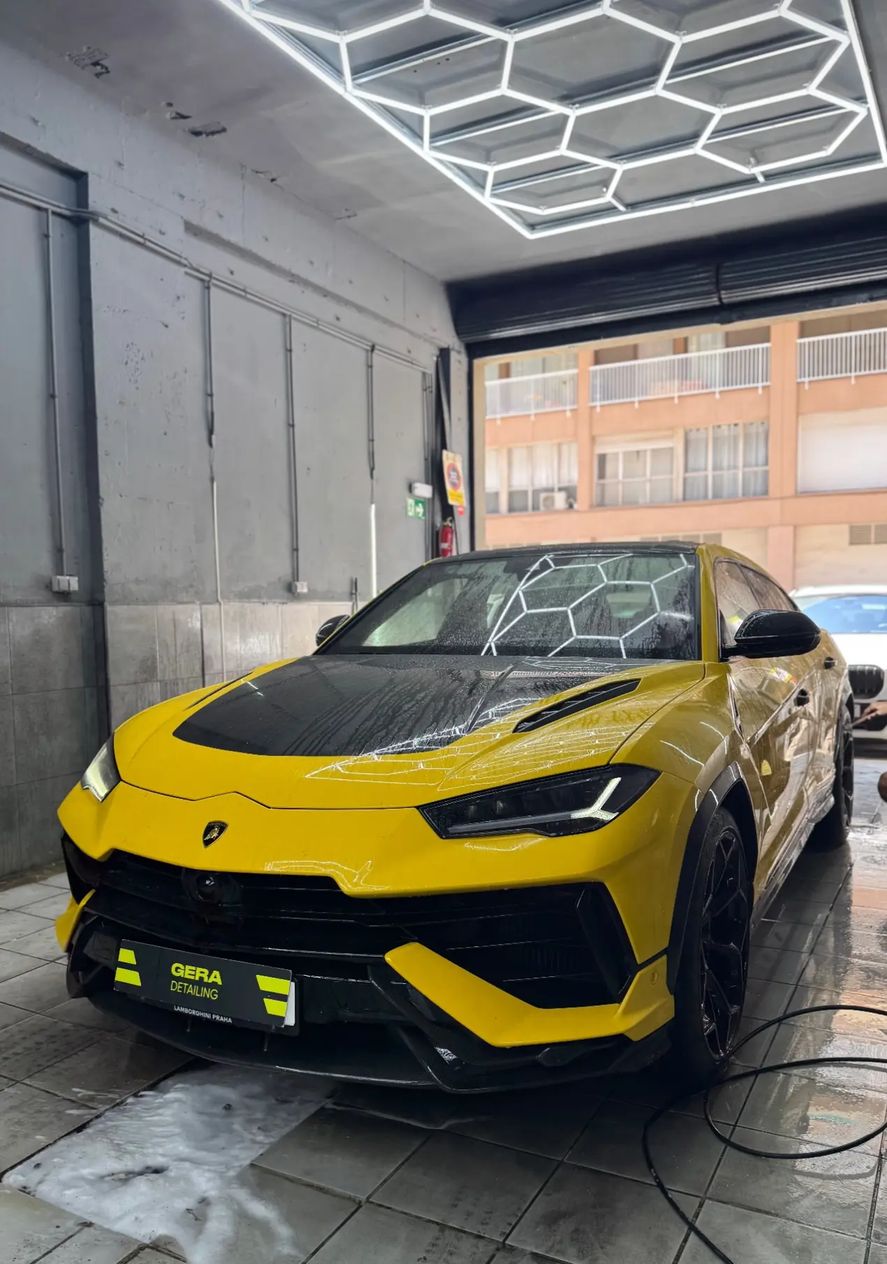 Lamborghini Urus — Limpieza interior y lavado complejo — GERA Detailing Barcelona